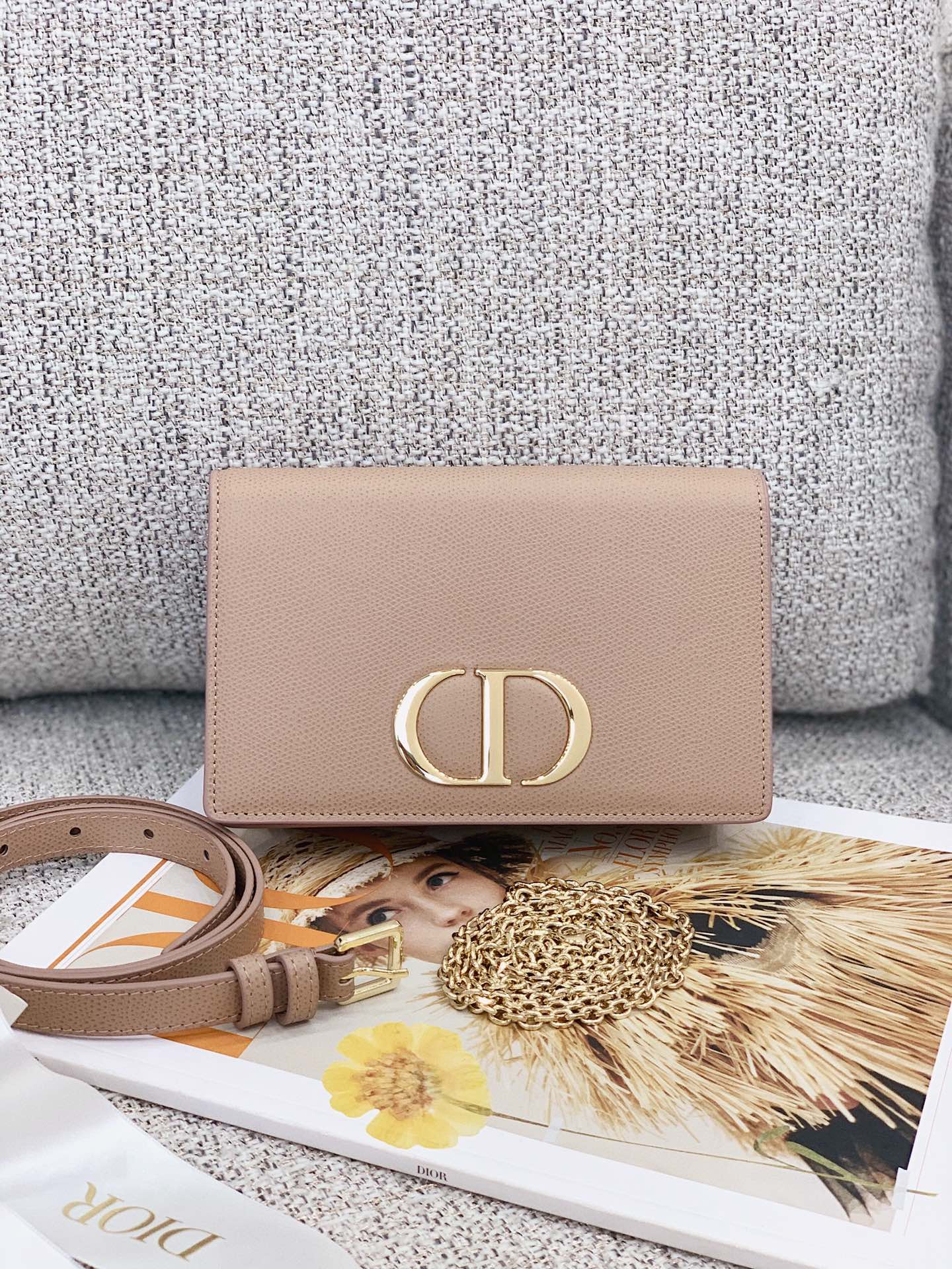 Christian Dior Medium Christian Dior 30 Montaigne 2-In-1 Pouch Grained Creme For Women 7.5in/19cm CD - Soul Replicas