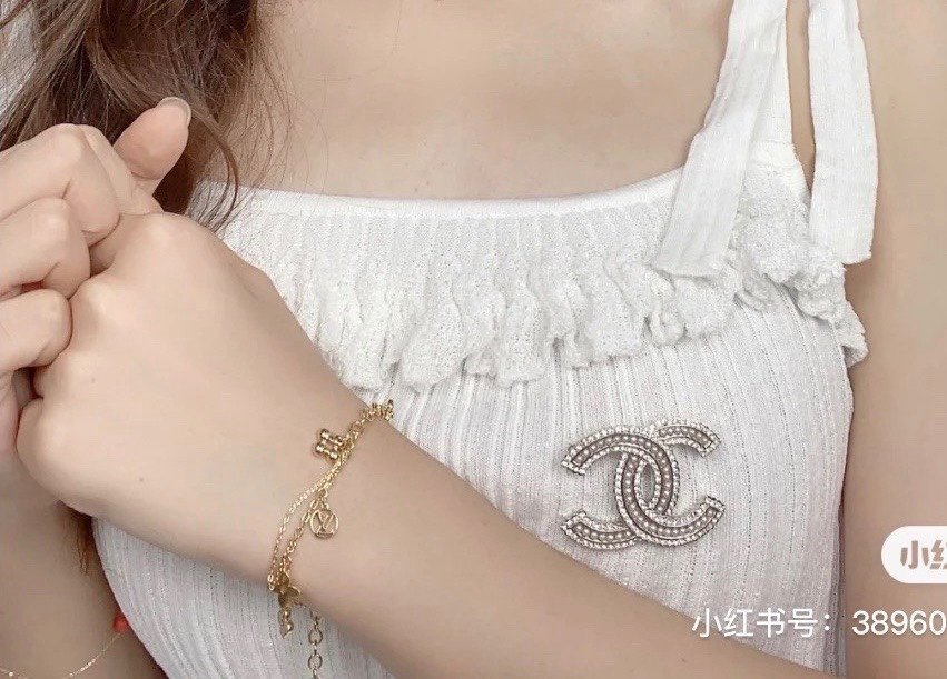 Chanel Brooch - Soul Replicas