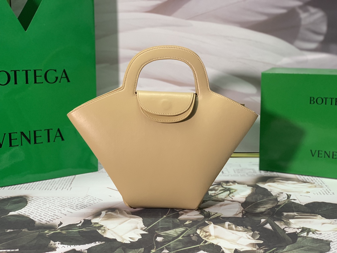 Bottega Veneta Handle Bag Beige. For Women. Women's Bags 12.6in/32cm - Soul Replicas