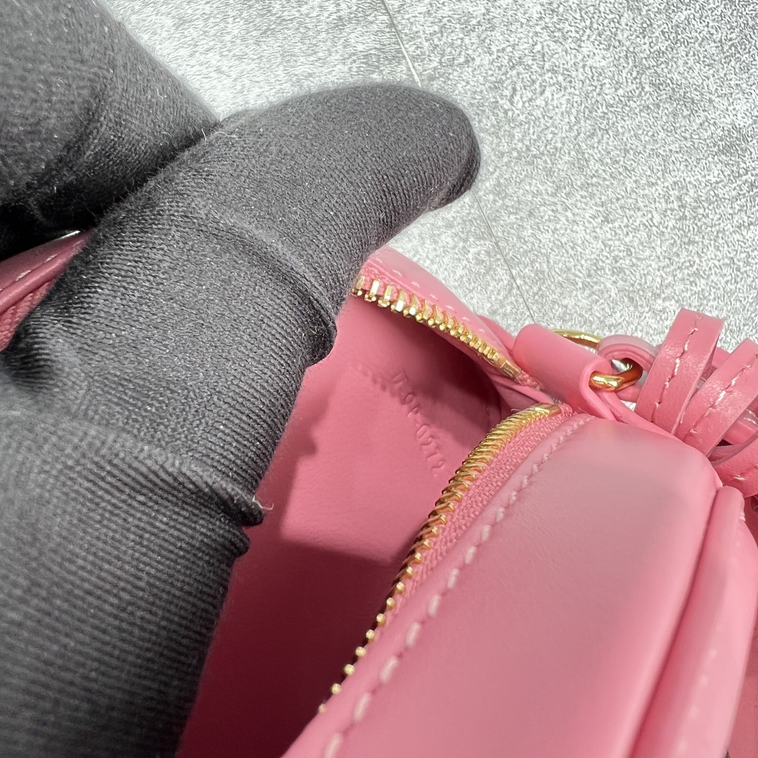 Celine Crossbody Oval Purse Cuir Triomphe PiNike For Women 6in/16cm 10I703DPQ.27LK - Soul Replicas