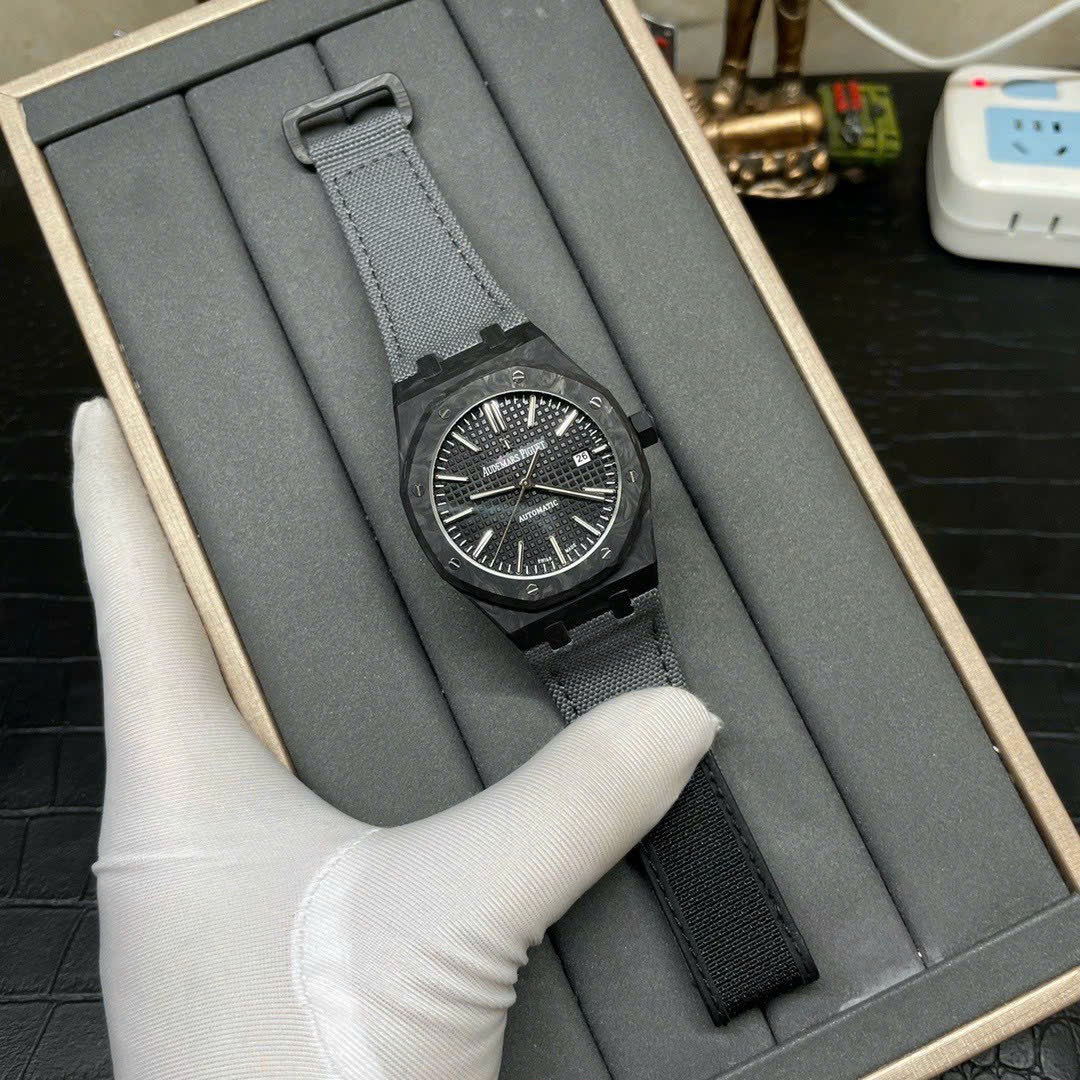 Audemars Piguet Replica Watch Royal Oak 15400 Carbon Dial Black 41mm - Soul Replicas