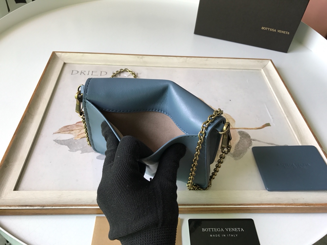 Bottega Veneta Crossbody Blue. For Women. Women-s Bags 6.9in/17.5cm - Soul Replicas