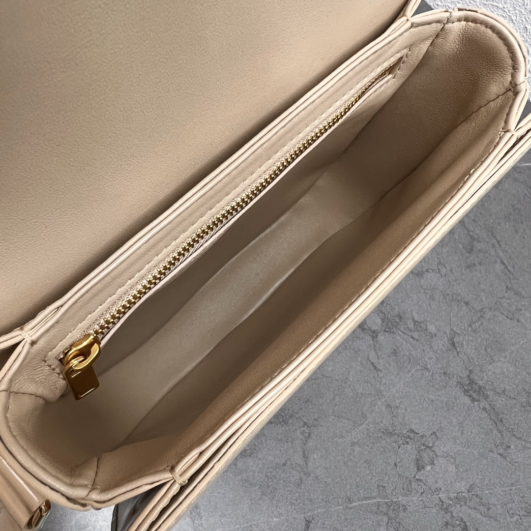 Celine Teen Besace Triomphe Safari For Women 4in/10cm 110413BF4.03SA - Soul Replicas