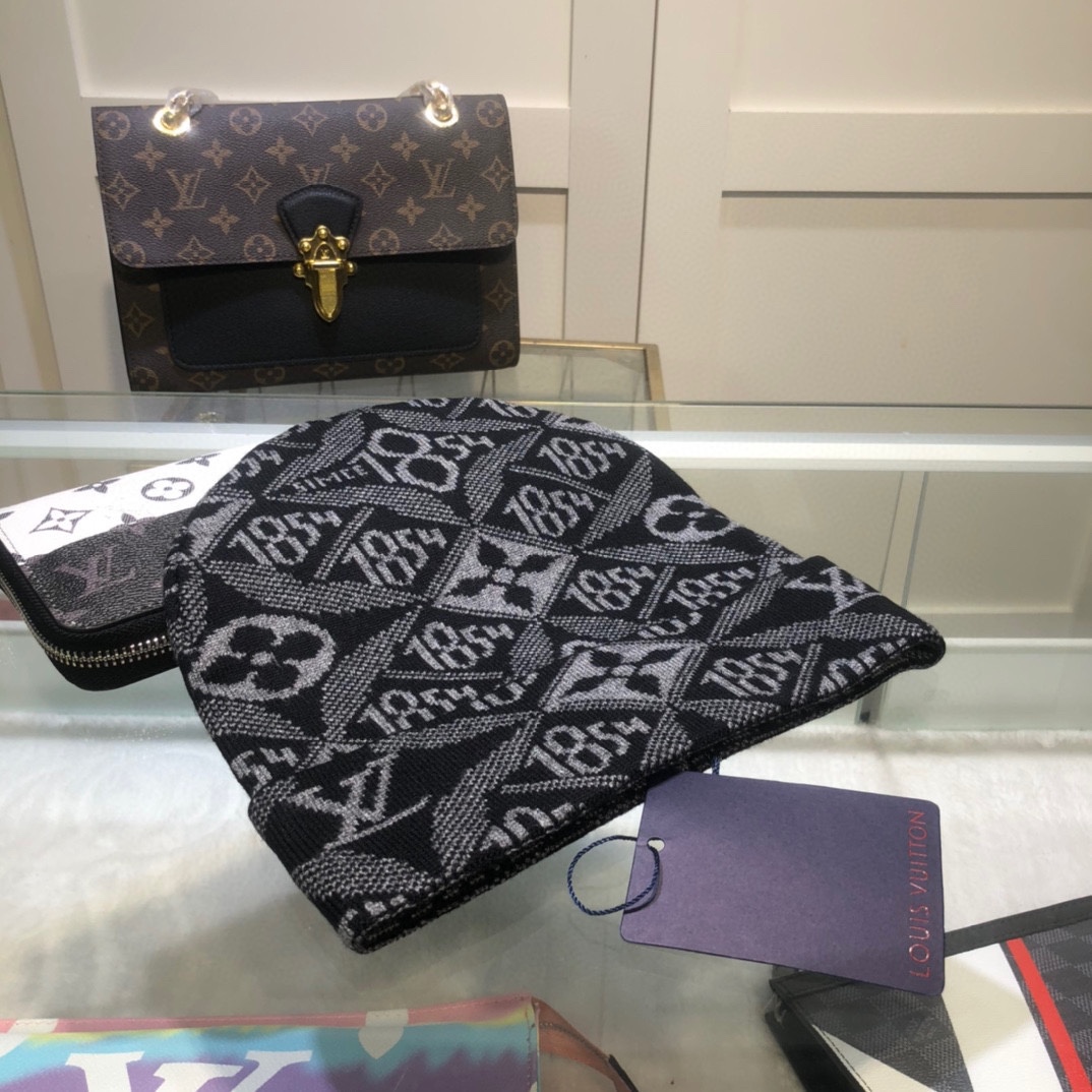 Louis Vuitton Beanie In Black LV Headwear - Soul Replicas