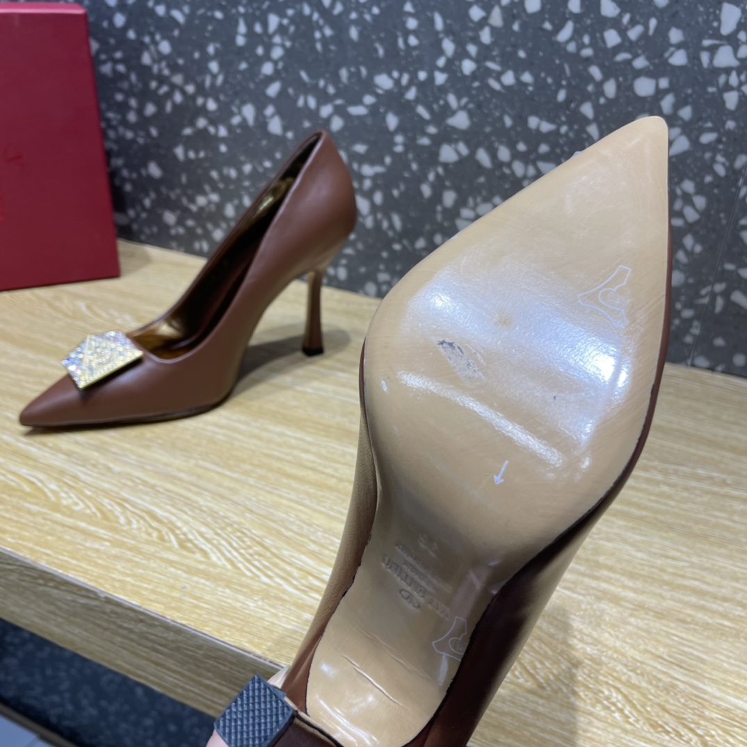 Valentino Garavani One Stud Pump With Maxi Stud Crystals Brown For Women WS0FH8XIC - Soul Replicas