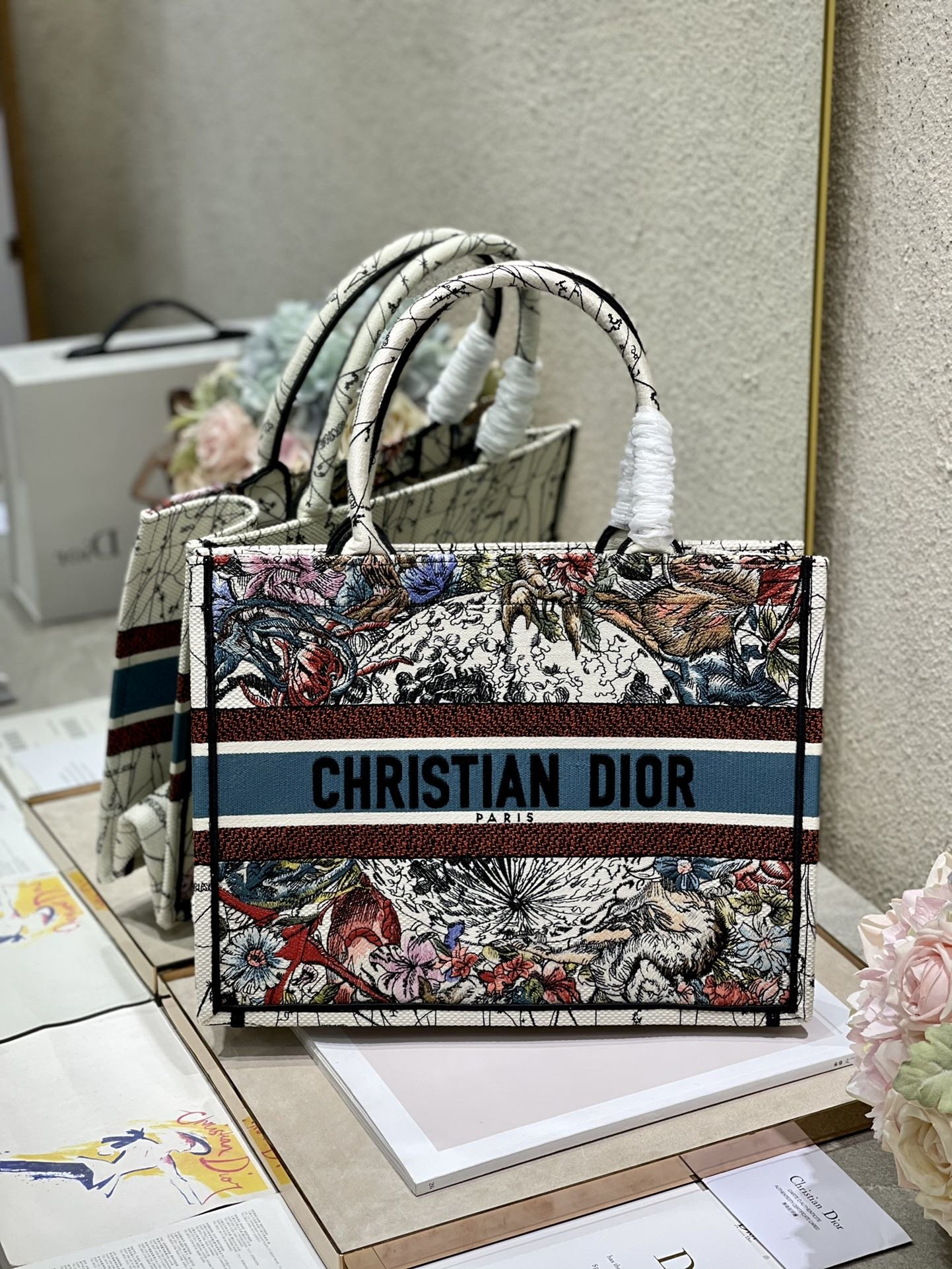 Christian Dior Medium Dior Book Tote Latte Multicolor Dior Zodiac Embroidery. Latte Multicolor. For Women Women's Handbags. Shoulder Bags. 36cm CD - Soul Replicas