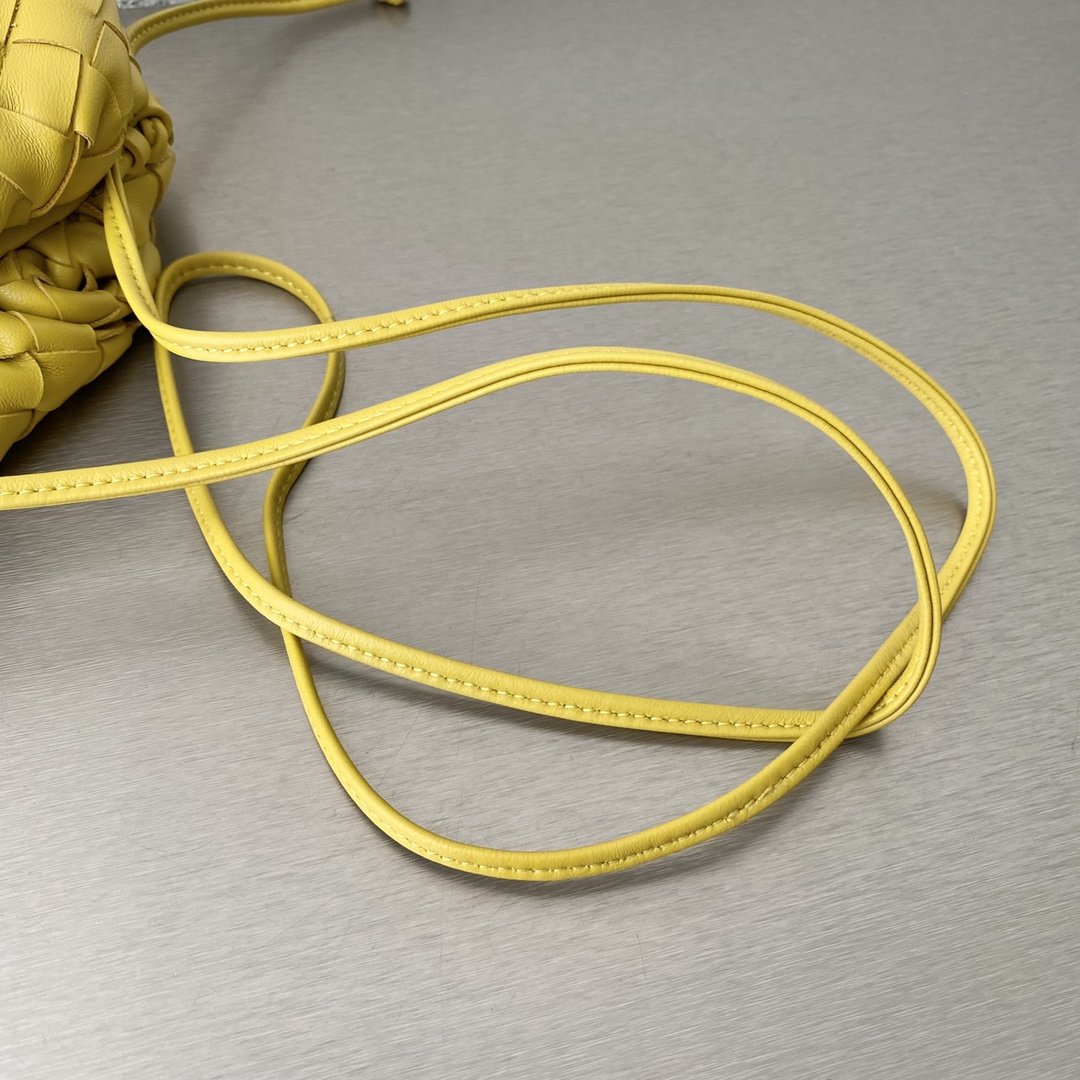 Bottega Veneta Mini Pouch Kiwi. For Women. Women-s Bags 8.6in/22cm 585852VCPP13520 - Soul Replicas