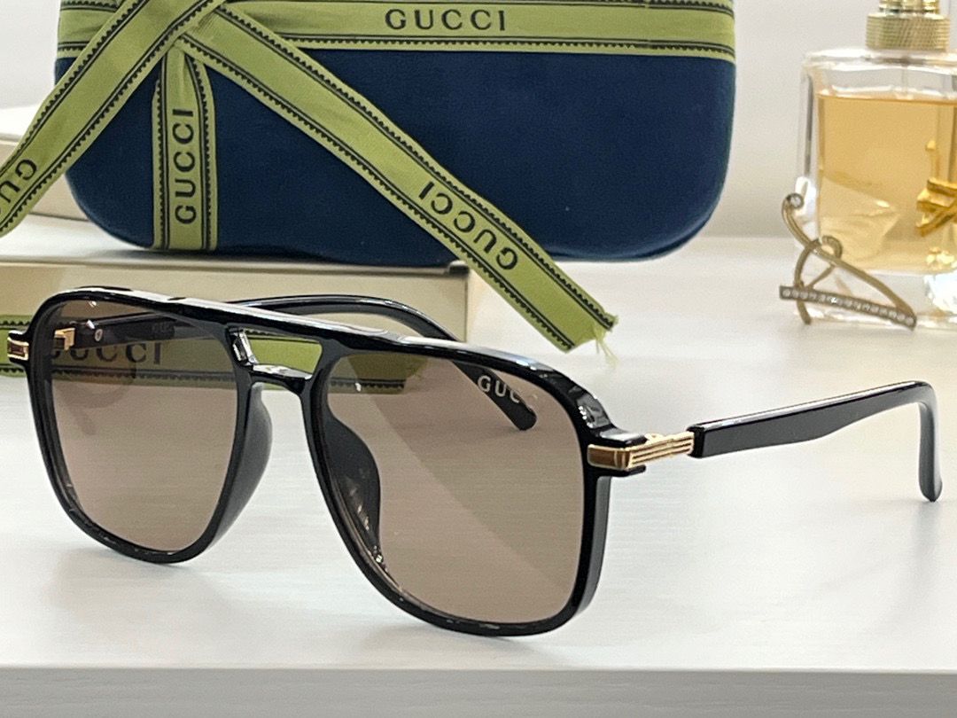 Gucci Navigator Frame Sunglasses - Soul Replicas
