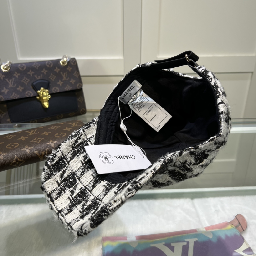 ChanelHat Black/White - Soul Replicas