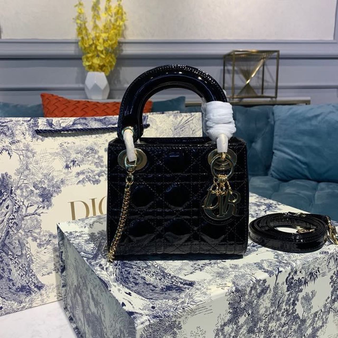 Christian Dior Mini Lady Dior Bag with Chain Gold Toned Hardware Spring/Summer Collection. Black. For Women Women's Handbags. 18cm CD - Soul Replicas