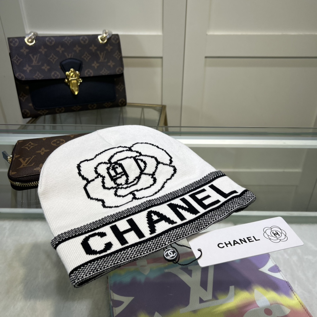 Chanel Beanie In White - Soul Replicas