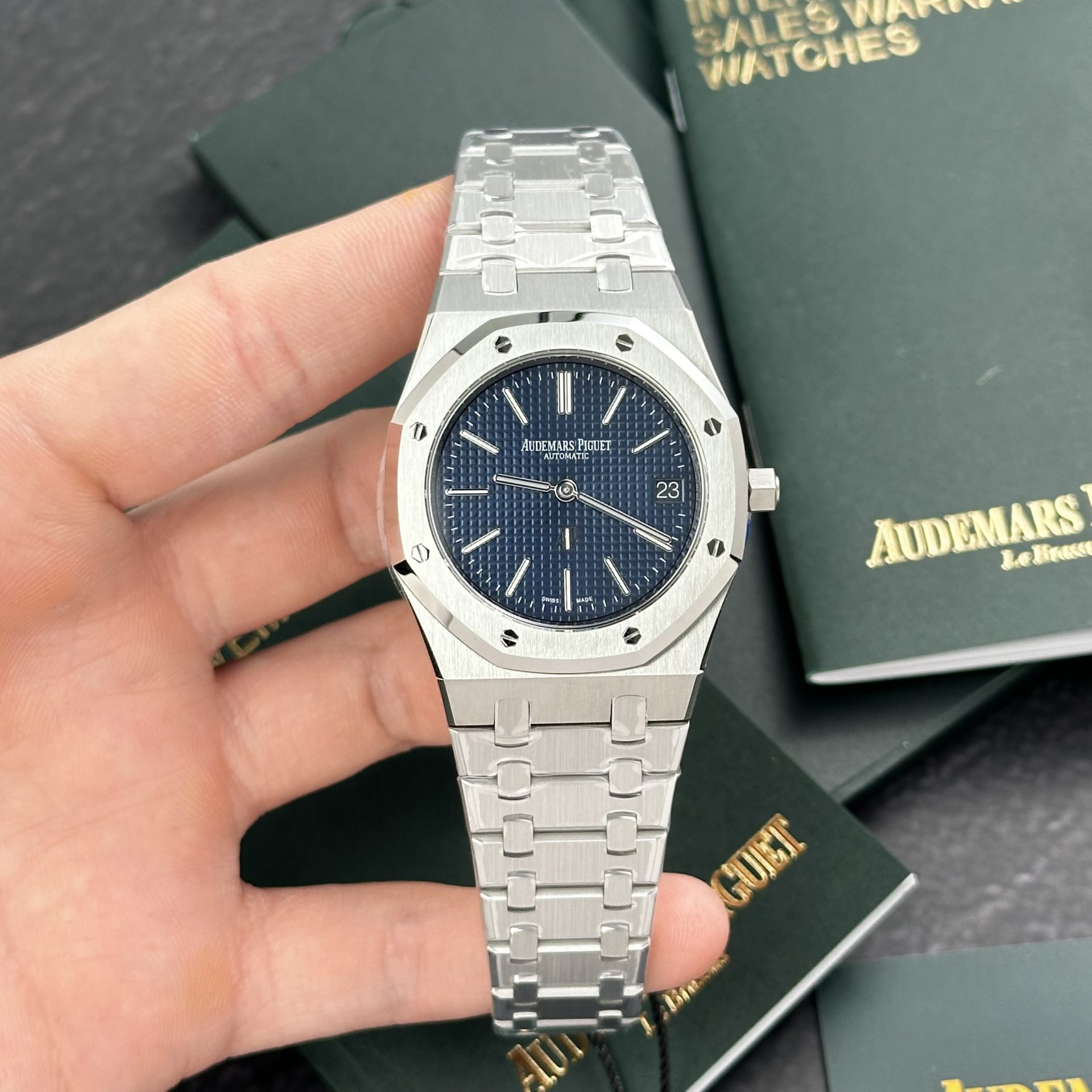 Audemars Piguet Replica Watches Royal Oak Jumbo Extra-Thin 15202ST Blue Dial 39mm - Soul Replicas