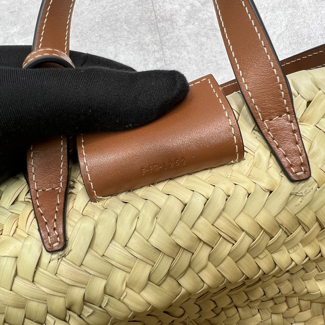 Celine Teen Triomphe Classic Pannier Tote Tan For Women 8in/20cm - Soul Replicas