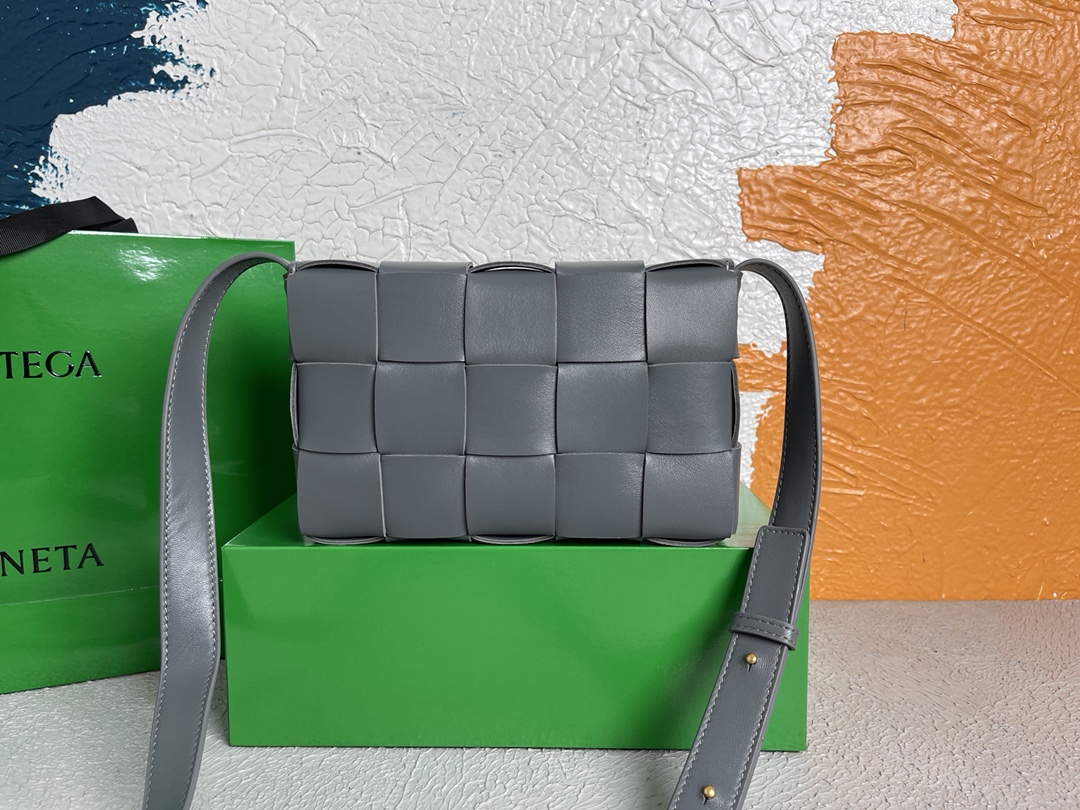 Bottega Veneta Cassette Thunder. For Women. Women's Bags 9.1in/23cm 578004VMAY11242 - Soul Replicas