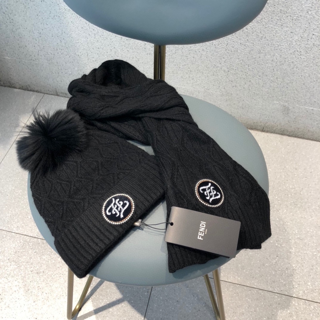 Fendi Beanie & Scarf Set In Black - Soul Replicas