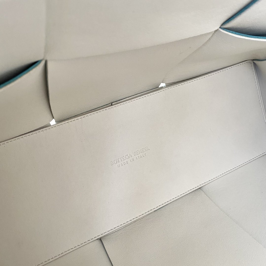 Bottega Veneta Arco Tote Bag For Women 16.14in/41cm In Blue - Soul Replicas