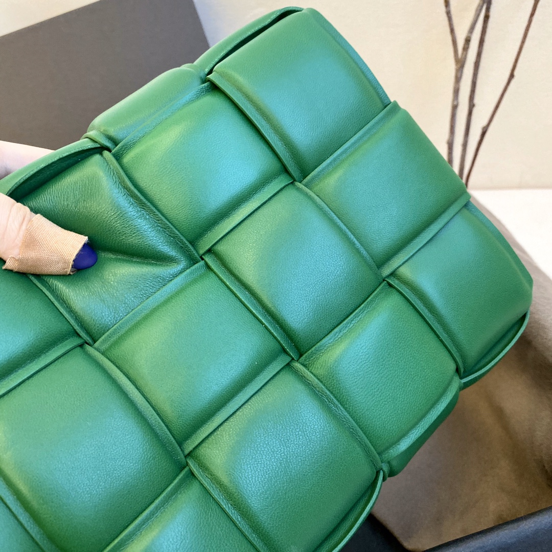 Bottega Veneta Padded Cassette Bag For Women 10.2in/26cm In Green - Soul Replicas