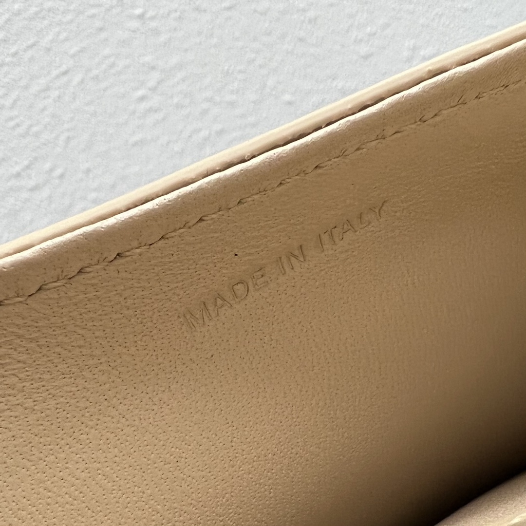 Celine Teen Besace Triomphe Safari For Women 4in/10cm 110413BF4.03SA - Soul Replicas