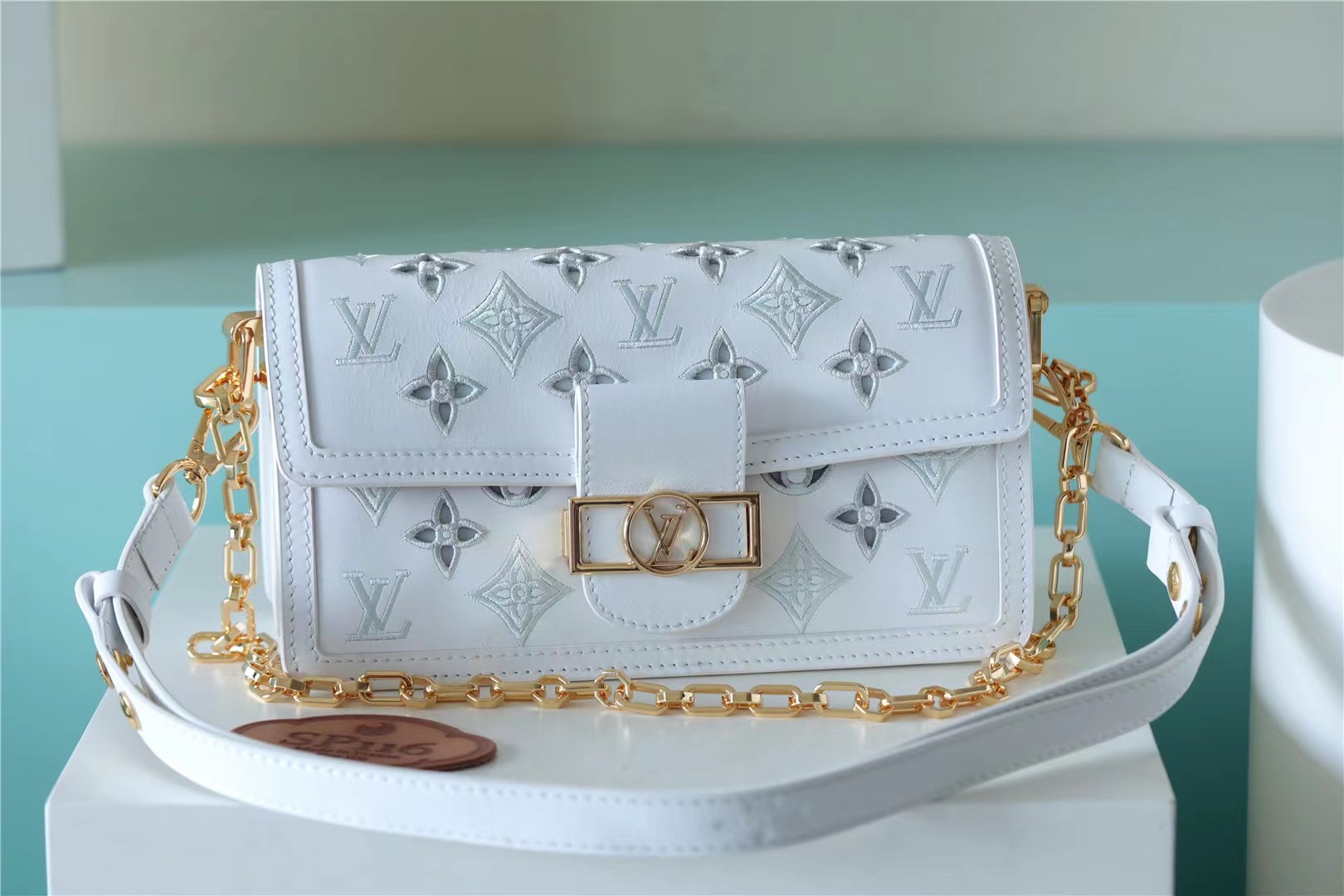 Louis Vuitton Dauphine East West Monogram White For Women. Women-s Handbags. Shoulder and Crossbody Bags 9.6in/24.5cm LV M20739 - Soul Replicas