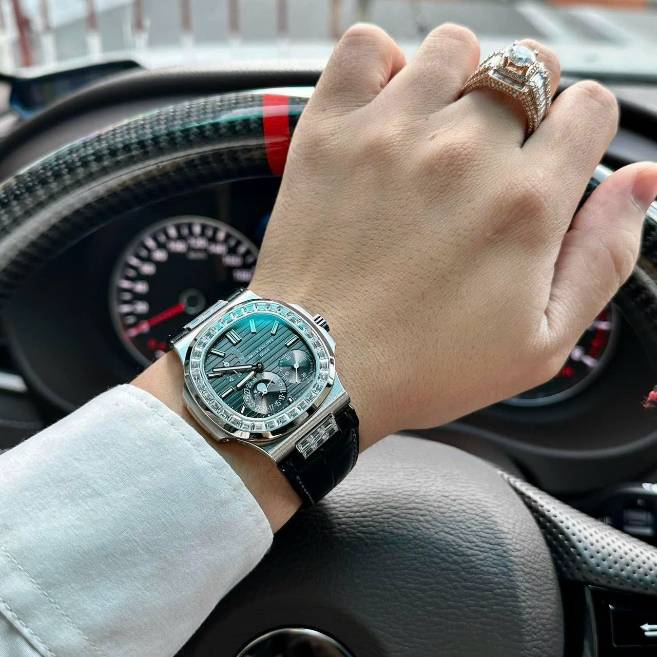 Patek Philippe Nautilus 5724G Replica Watch Gray Dial GRF 40mm - Soul Replicas