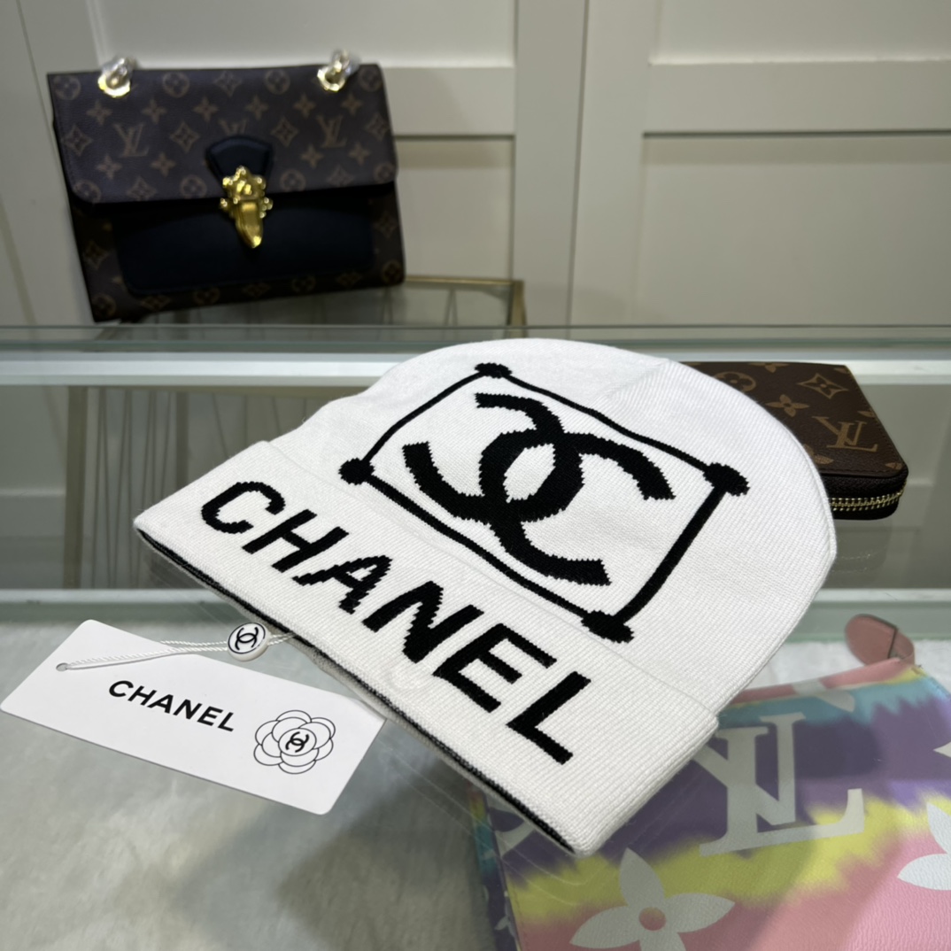 Chanel Beanie In White - Soul Replicas