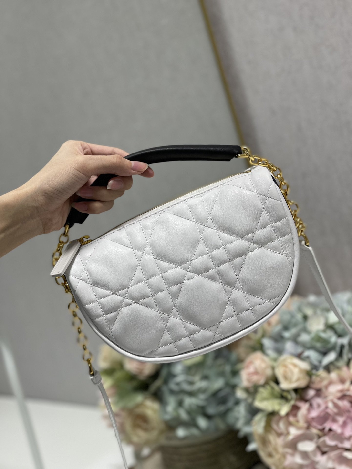 Christian Dior Small Dior Vibe Hobo Bag White Cannage. White. For Women Women-s Handbags. Crossbody Bags. 20cm CD M7200ONOA_M879 - Soul Replicas