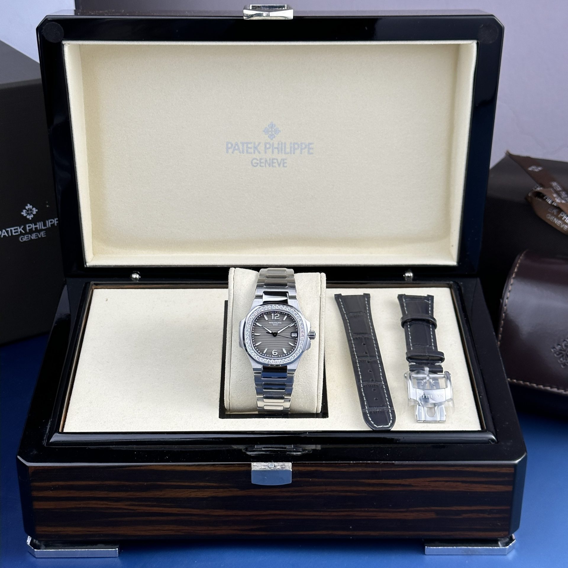 Patek Philippe Fake Watch Nautilus 7010 Gray Dial Womens 32mm - Soul Replicas