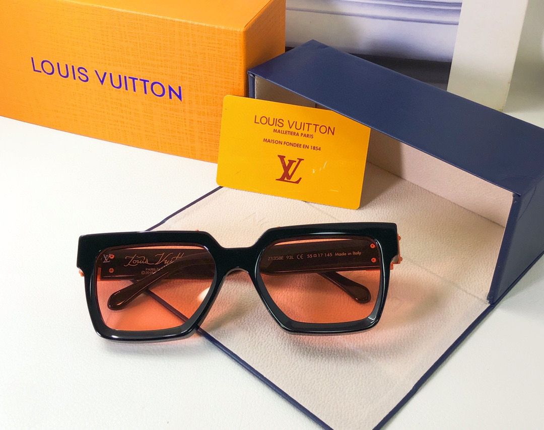 Louis Vuitton Link Square Sunglasses - Soul Replicas