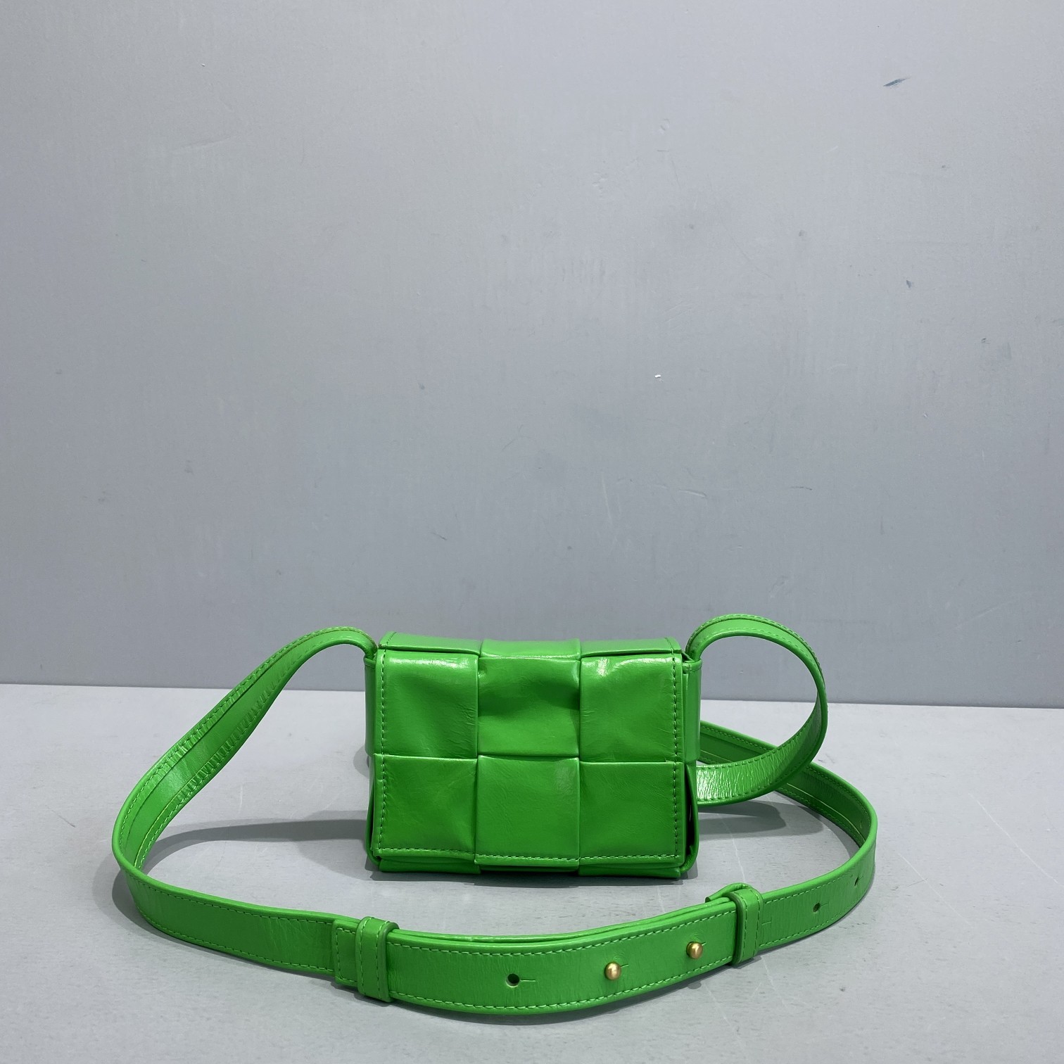 Bottega Veneta Candy Cassette Green. For Women. Women-s Bags 4.7in/12cm 667048VCQ723724 - Soul Replicas