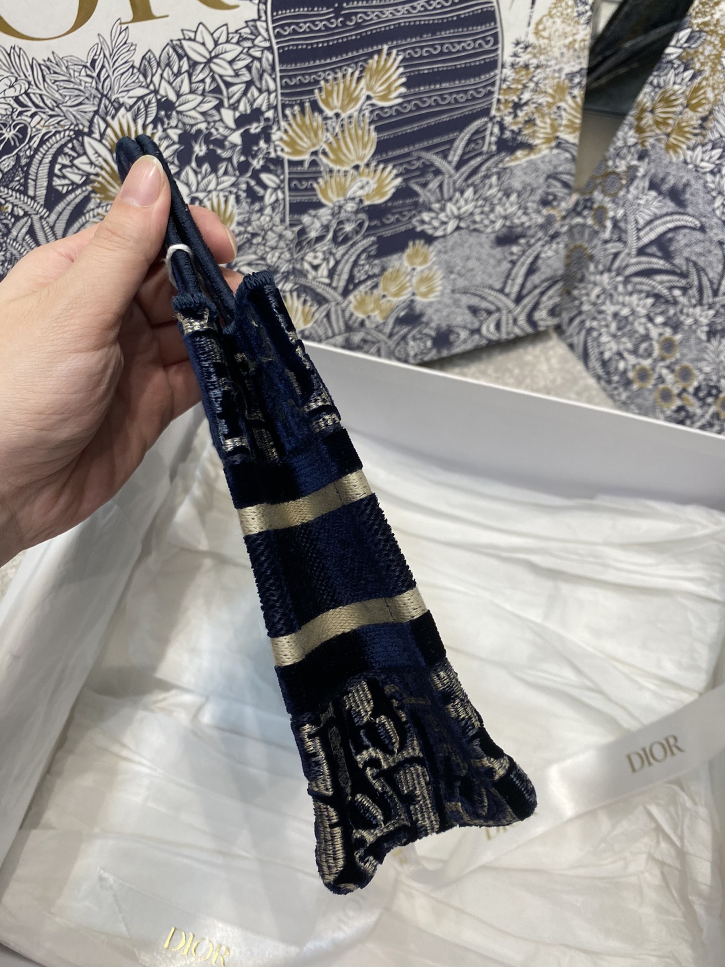 Christian Dior Mini Dior Book Tote Blue Dior Oblique Embroidery. Blue/Black. For Women Women-s Handbags. 23cm CD S5475ZRIW_M928 - Soul Replicas