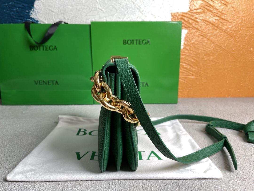 Bottega Veneta Mount Green. For Women. Women's Bags 8.3in/21cm 667399V12M03113 - Soul Replicas