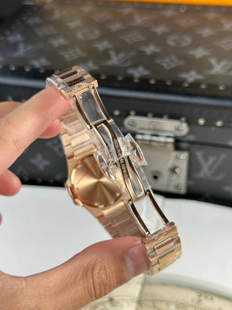 Patek Philippe Replica Watch Nautilus 7010 Rose Gold Womens 32mm - Soul Replicas