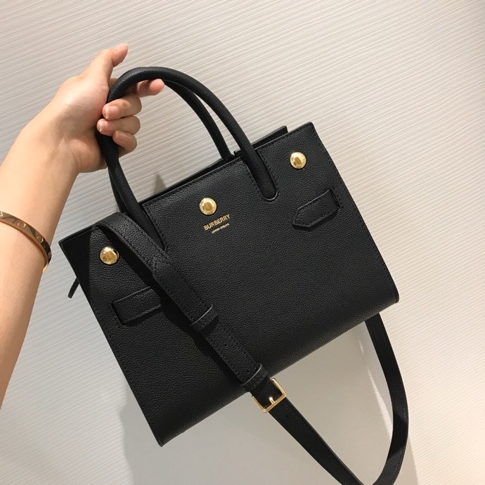 Burberry Mini Title Bag Black For Women. Women-s Bags 9.8.6in/25cm - Soul Replicas