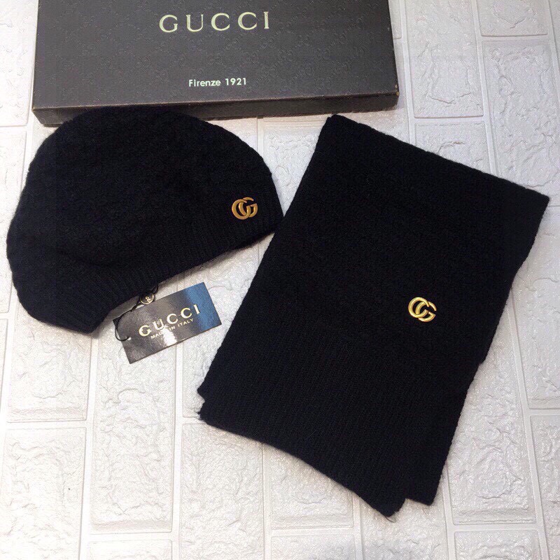 Gucci Beanie & Scarf Set In Black - Soul Replicas