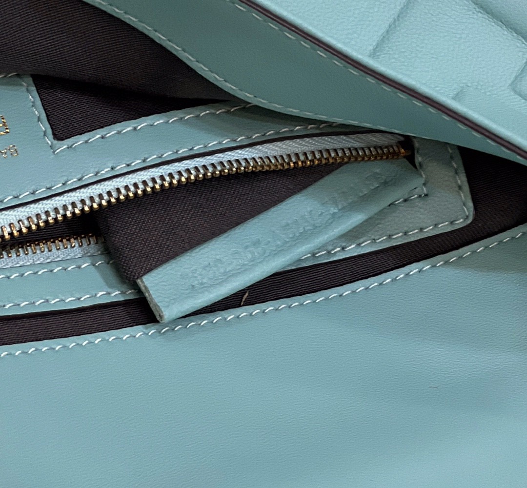 Fendi Baguette Medium Mint Green Bag For Woman 27cm/10.5in 8BR600A72VF1IV6 - Soul Replicas