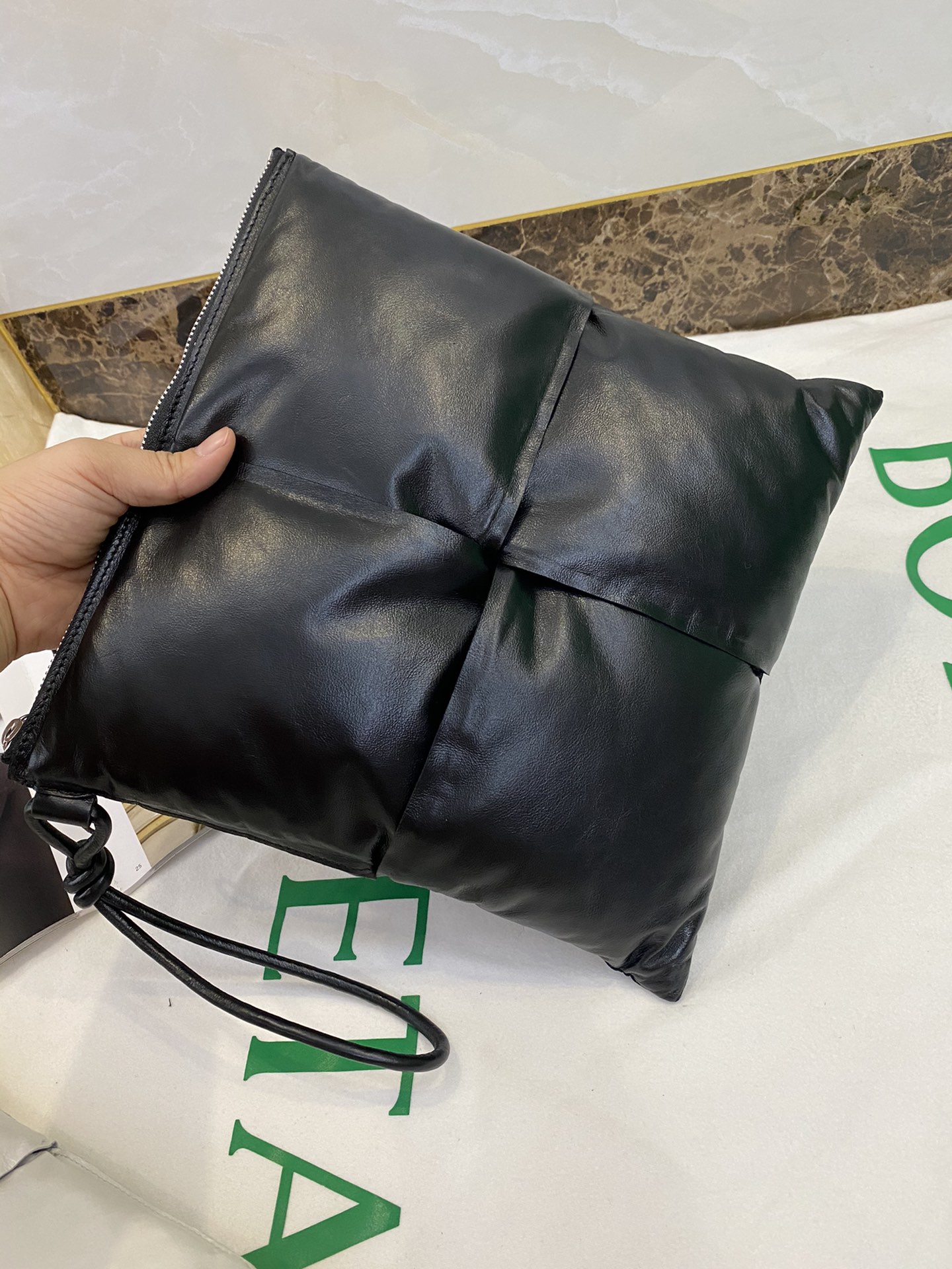 Bottega Veneta Clutch Black. For Women. Women-s Bags 11in/28cm - Soul Replicas