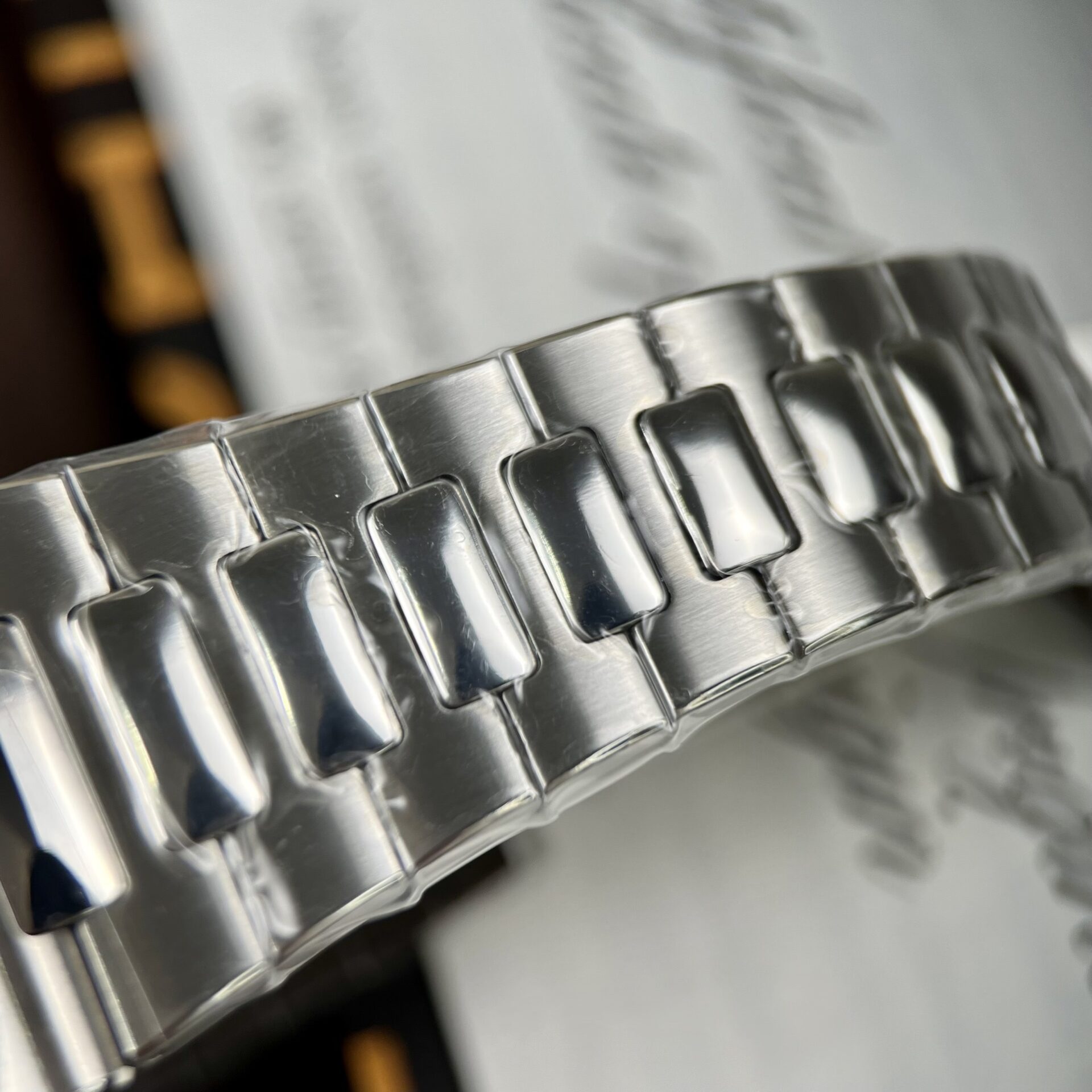 Patek Philippe Nautilus 5712 Replica 1:1 Watch Green Dial ZF 40mm - Soul Replicas