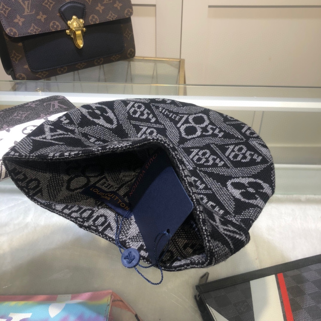 Louis Vuitton Beanie In Black LV Headwear - Soul Replicas