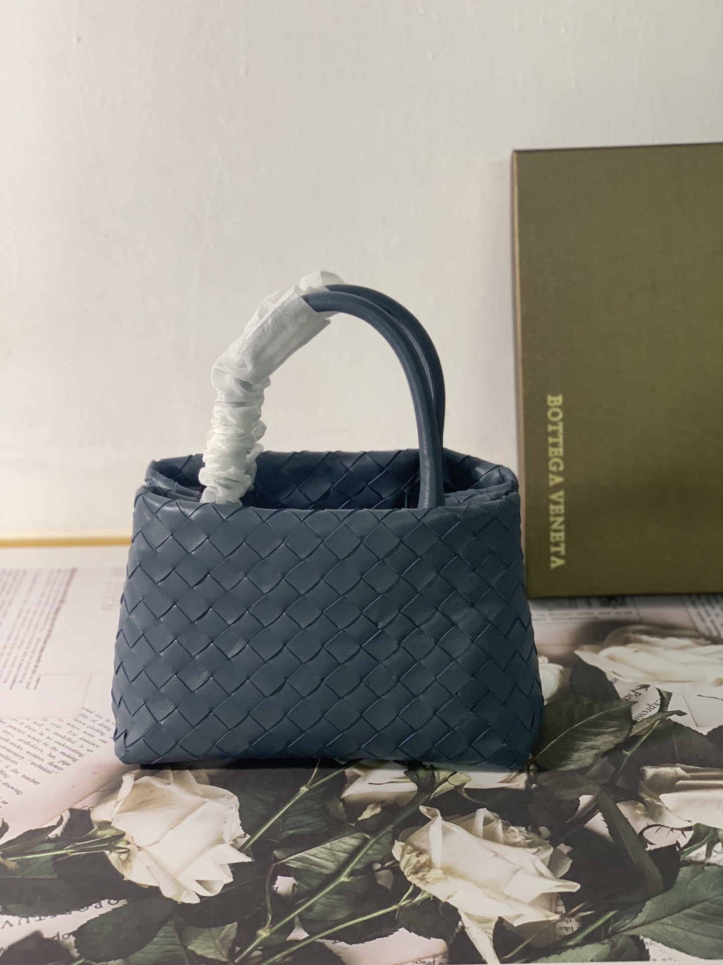 Bottega Veneta Handle Bag Blue. For Women. Women-s Bags 12in/29.5cm - Soul Replicas