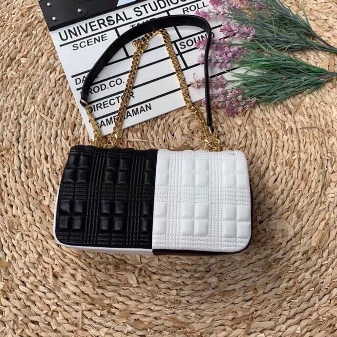 Burberry Horseferry Print Quilted Small Lola Bag Monogram Black And White For Women. Women-s Bags 9in/23cm - Soul Replicas