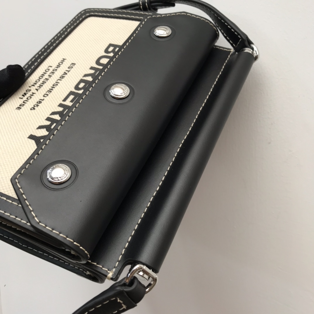 Burberry Mini Horseferry Print Title Bag With Pocket Detail For Women. Women-s Bags 7.5in/19cm - Soul Replicas