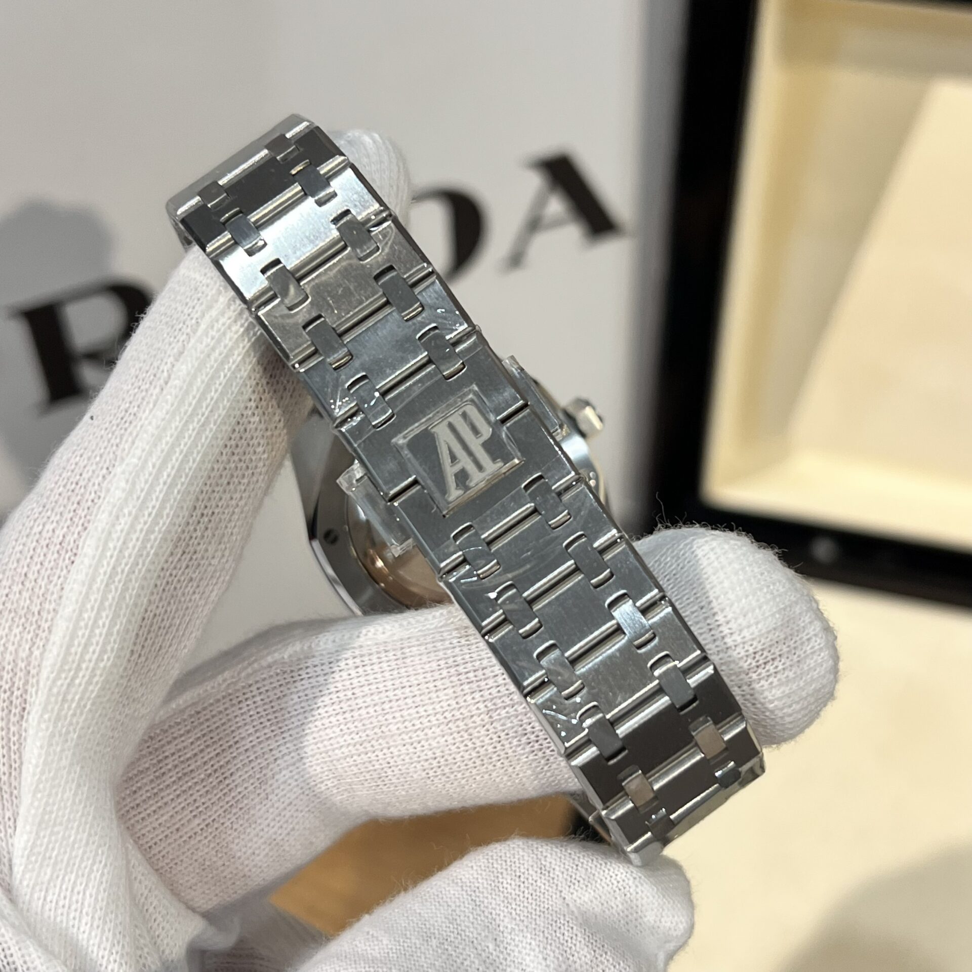 Audemars Piguet Royal Oak Women-s Replica Watch With Diamonds 34mm - Soul Replicas