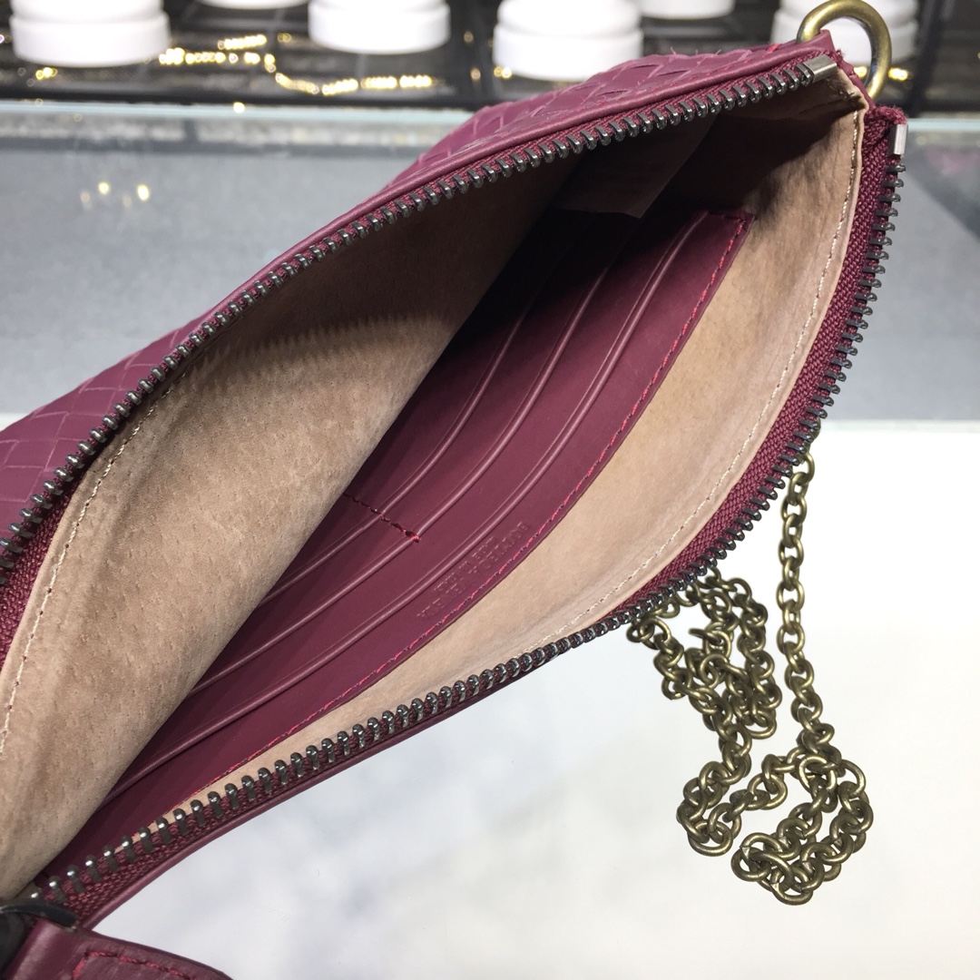 Bottega Veneta Chain Shoulder Bag Dark Red. For Women. Women's Bags 9.6in/24.5cm - Soul Replicas