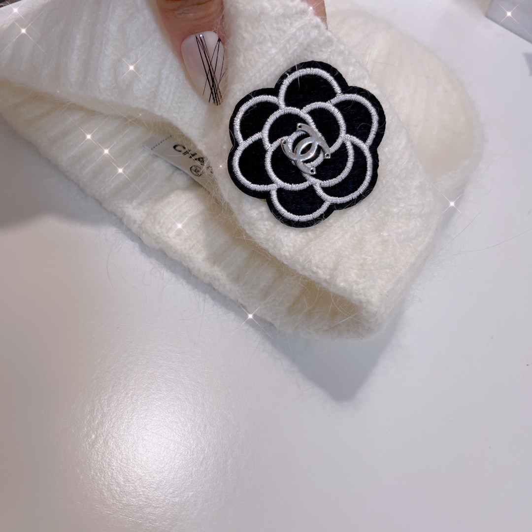 Chanel Beanie White - Soul Replicas