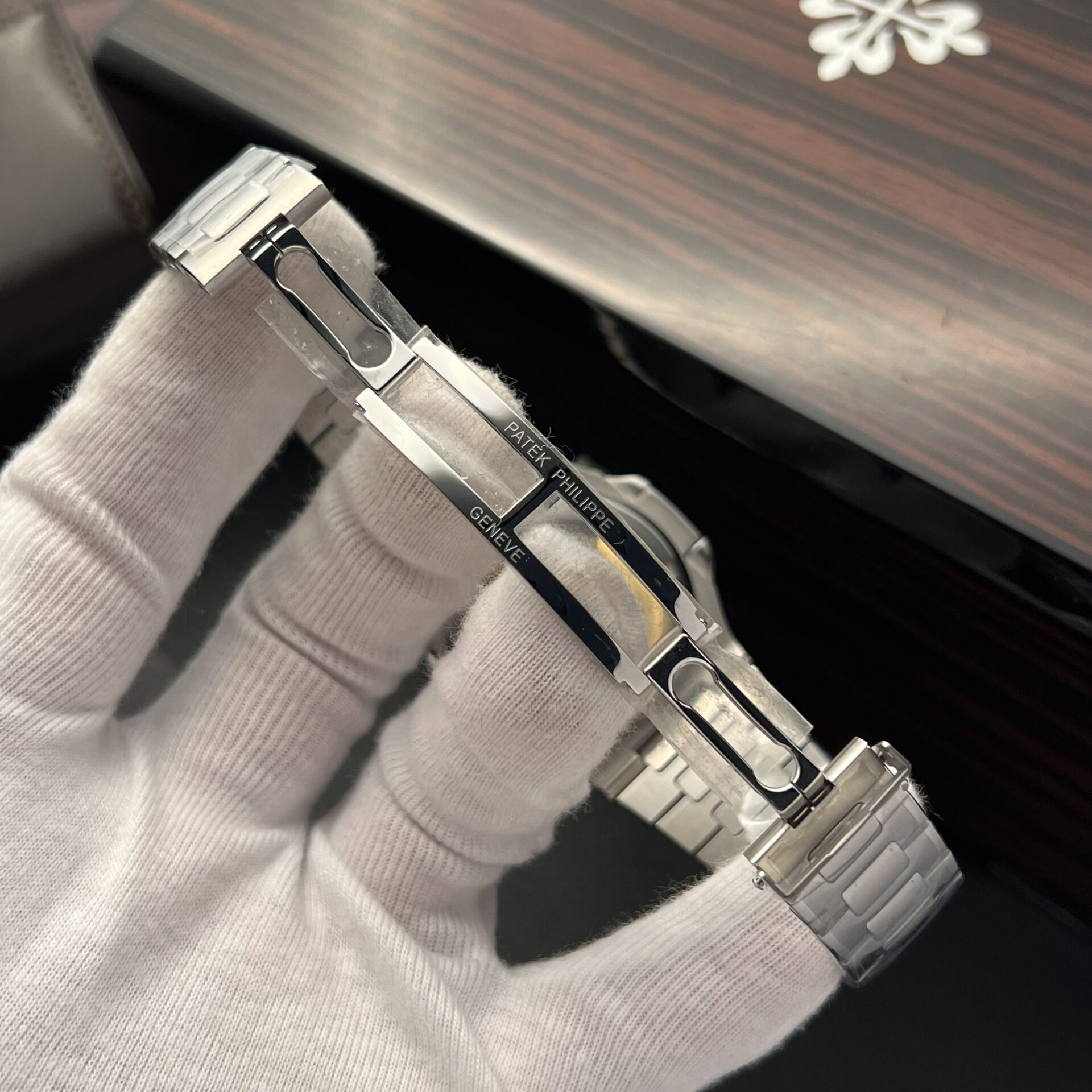 Patek Philippe Replica Watch Nautilus 5723 Gray Dial Metal Wire 40mm - Soul Replicas