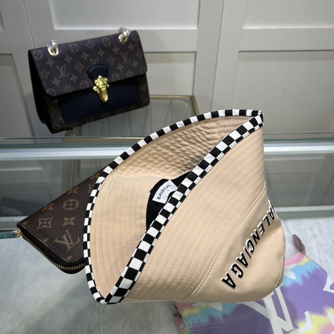 Balenciaga Bucket Hat Cream Hat - Soul Replicas