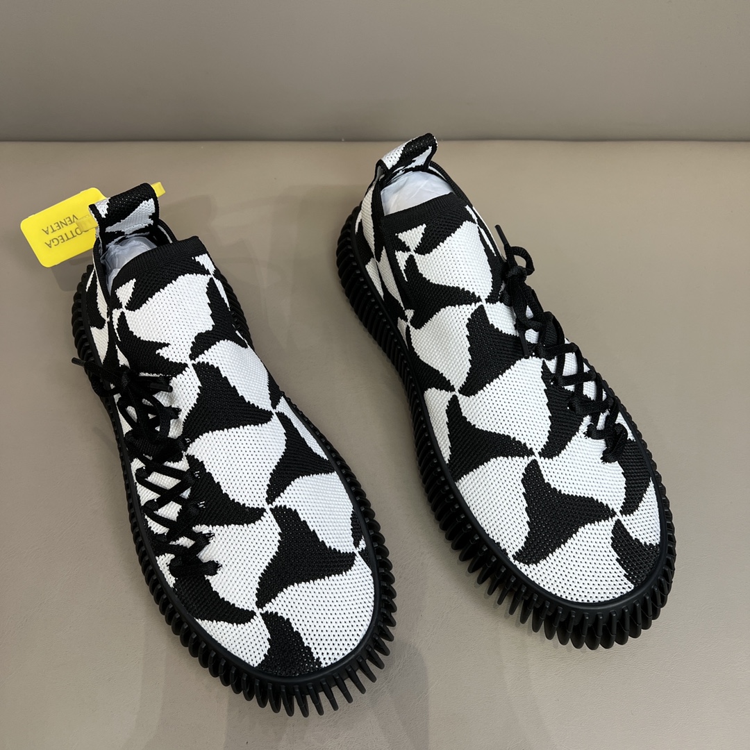 Bottega Veneta Men's Ripple Wavy Triangle Pattern Slip-On Tech Knit Sneakers White And Black For Men 690112 - Soul Replicas