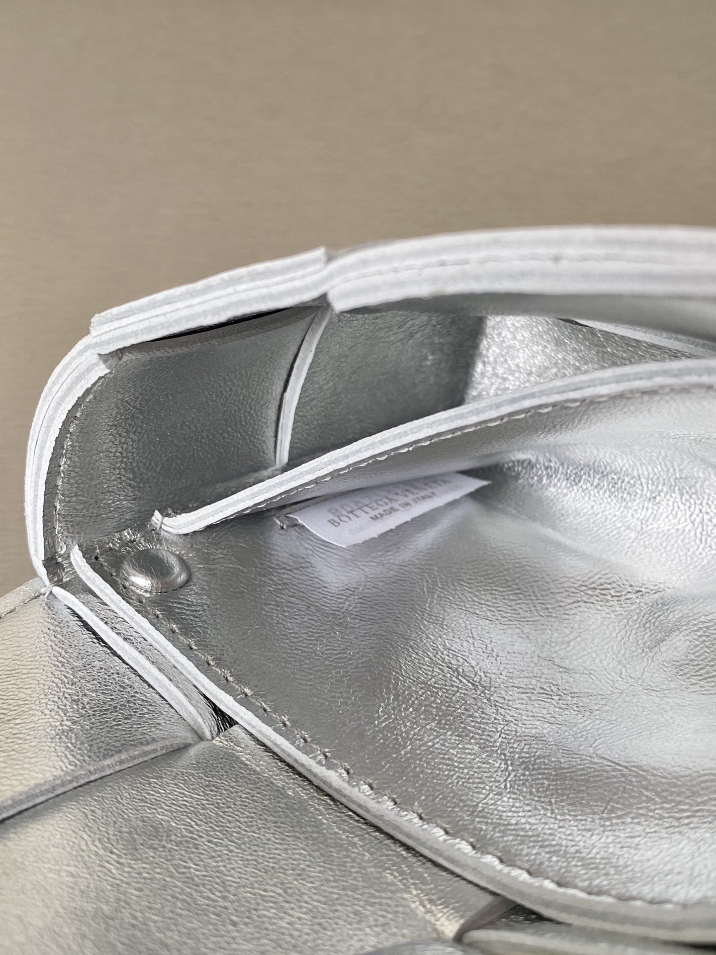 Bottega Veneta Mini Cassette Crossbody Bag Silver. For Women. Women-s Bags 6.9in/17.5cm - Soul Replicas