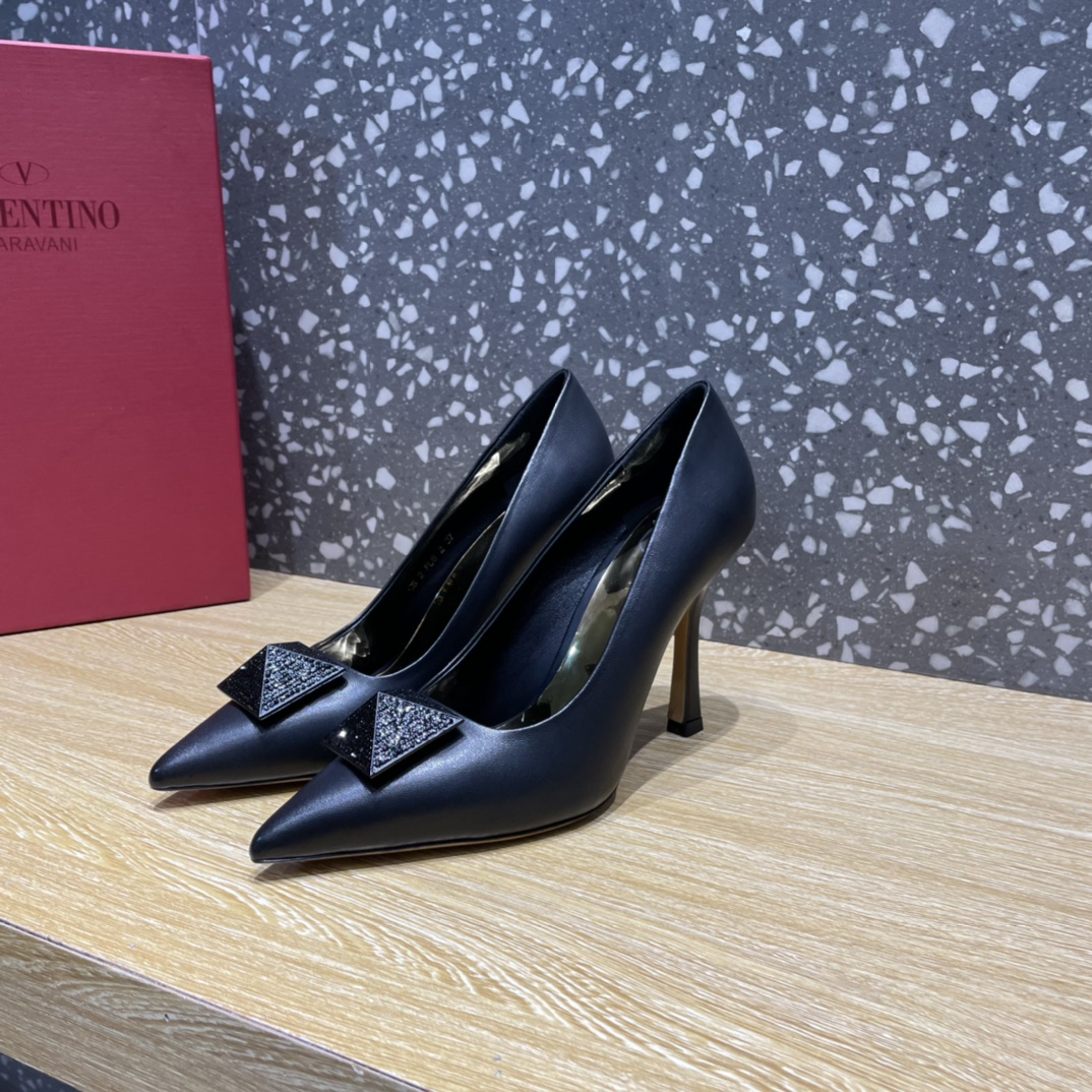 Valentino Garavani One Stud Pump With Maxi Stud Crystals Black For Women WS0FH8XIC - Soul Replicas