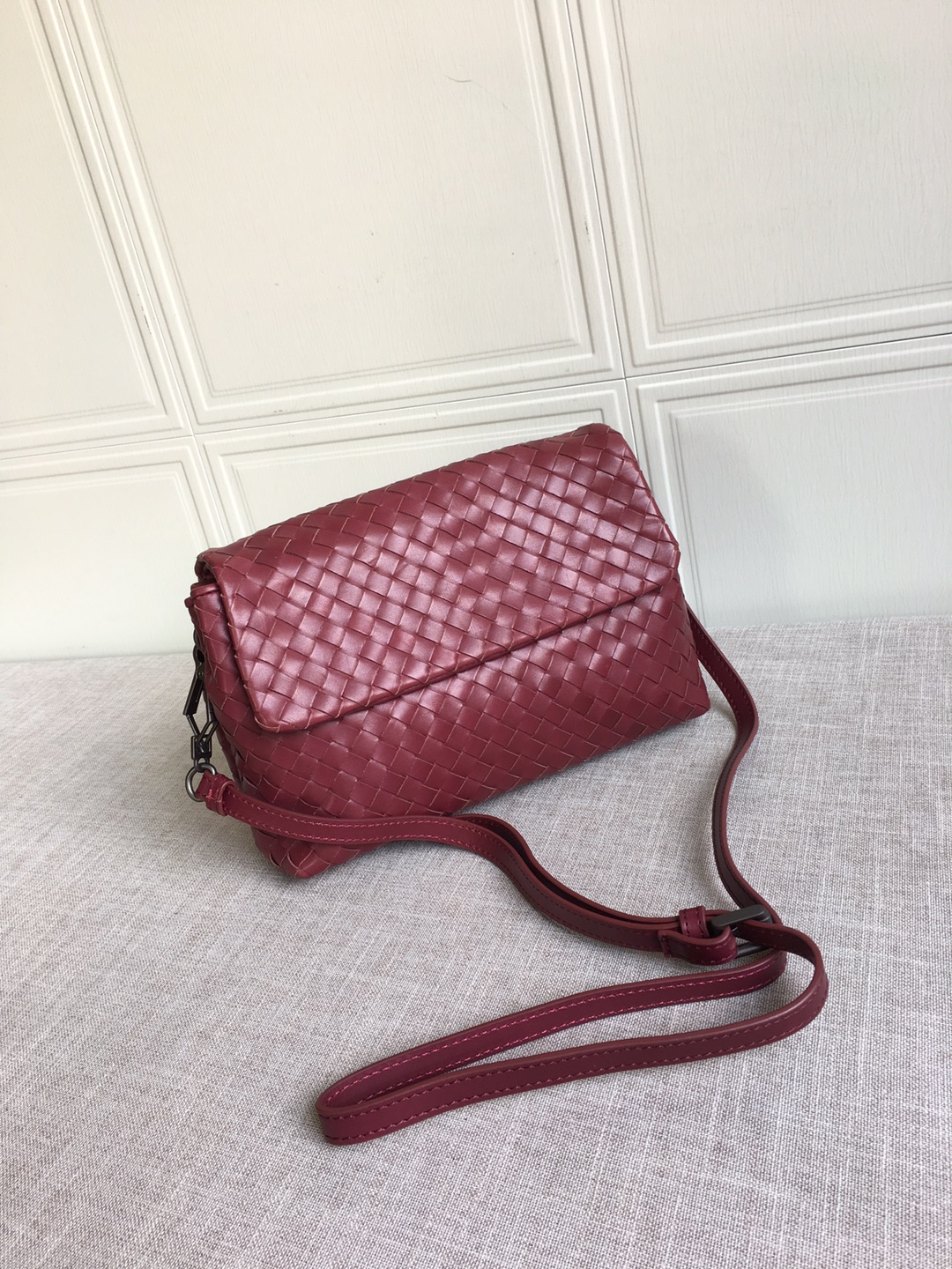 Bottega Veneta Classic Intrecciato Red. For Women. Women's Bags 8.9in/22.5cm - Soul Replicas